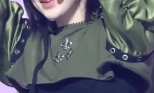 NMIXXへウォンおっぱい下乳ノーブラ動画｜かわいいK-POPダンス